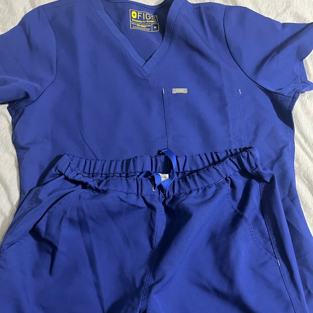 Brand New Never Worn Womens Figs Scrub Set!